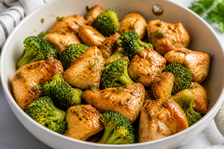 Garlic Butter Chicken & Broccoli – Simple, Comforting, and Weeknight-Friendly